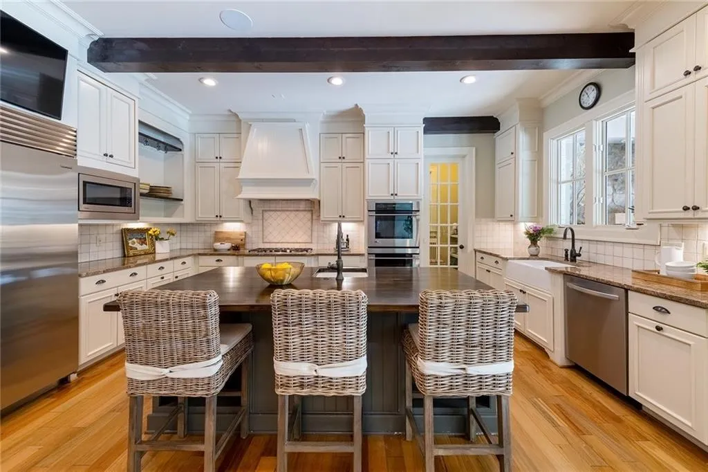 4737 Dudley Lane, Sandy Springs, Georgia 30327, 6 Bedrooms Bedrooms, ,5 BathroomsBathrooms,Residential,Sold,4737 Dudley Lane,7198037