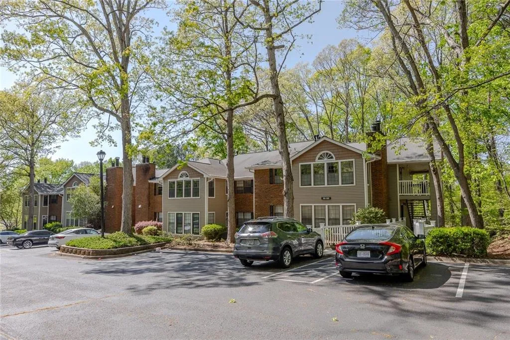 110 Barrington Hills Drive Unit 110, Atlanta, Georgia 30350, 2 Bedrooms Bedrooms, ,2 BathroomsBathrooms,Residential,Sold,110 Barrington Hills Drive Unit 110,7561758