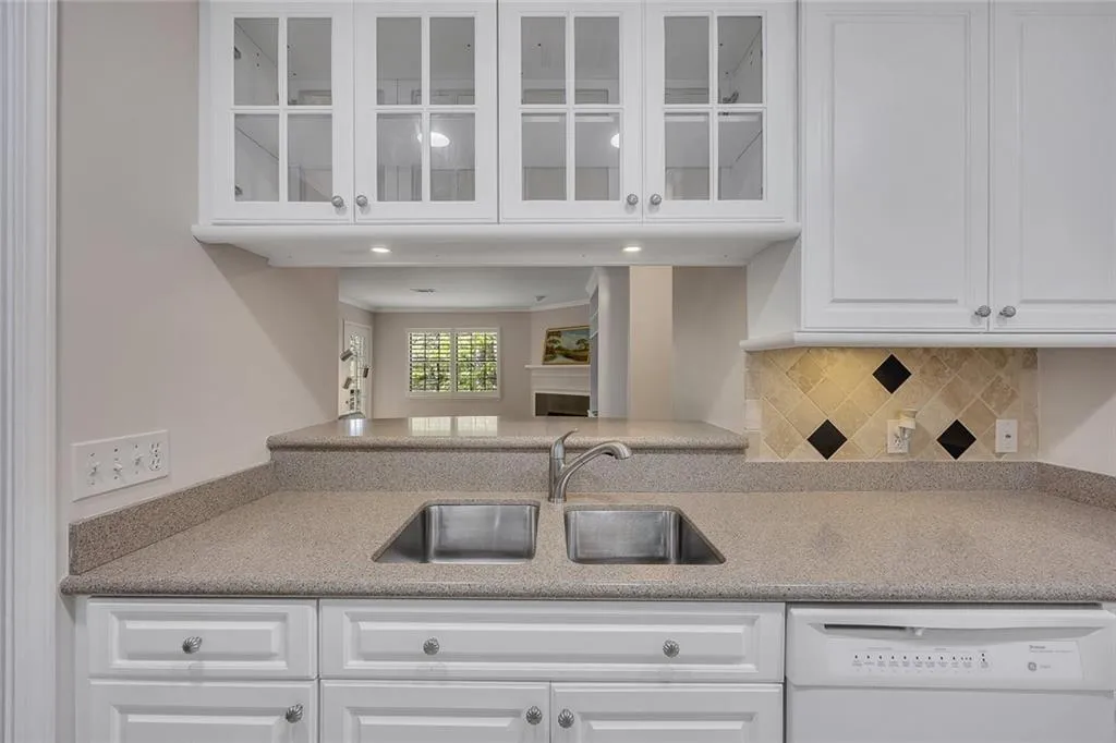 110 Barrington Hills Drive Unit 110, Atlanta, Georgia 30350, 2 Bedrooms Bedrooms, ,2 BathroomsBathrooms,Residential,Sold,110 Barrington Hills Drive Unit 110,7561758