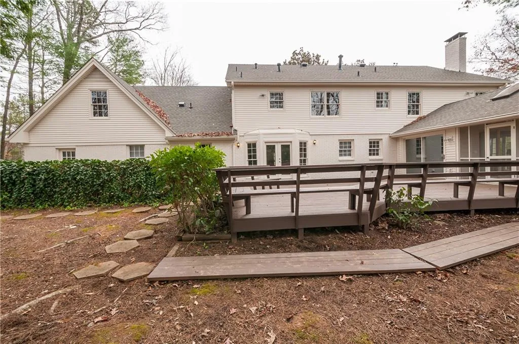 230 Skyridge Drive, Atlanta, Georgia 30350, 5 Bedrooms Bedrooms, ,3 BathroomsBathrooms,Residential,Sold,230 Skyridge Drive,5742618