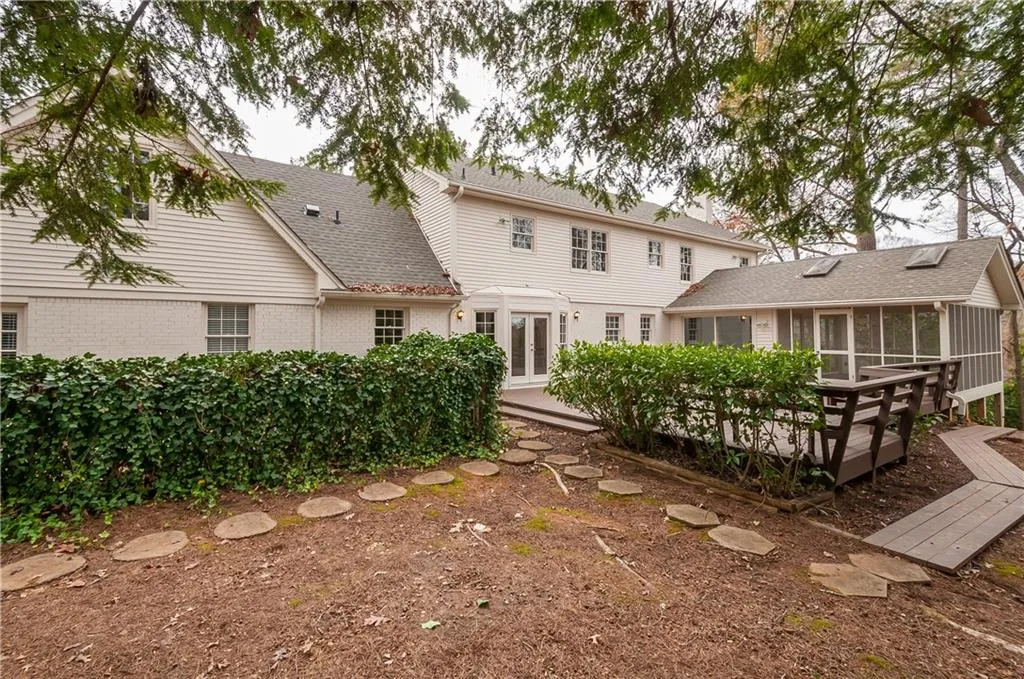 230 Skyridge Drive, Atlanta, Georgia 30350, 5 Bedrooms Bedrooms, ,3 BathroomsBathrooms,Residential,Sold,230 Skyridge Drive,5742618