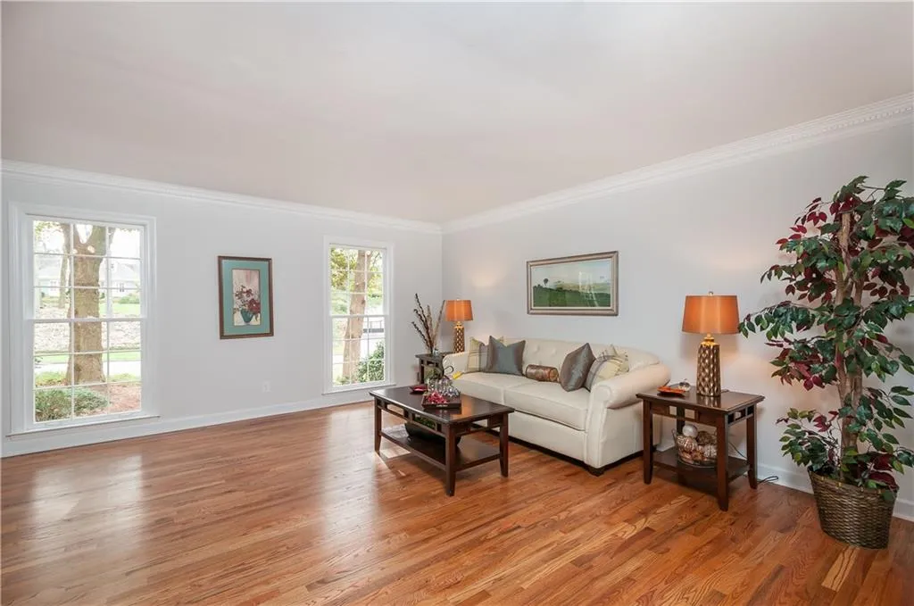 230 Skyridge Drive, Atlanta, Georgia 30350, 5 Bedrooms Bedrooms, ,3 BathroomsBathrooms,Residential,Sold,230 Skyridge Drive,5742618