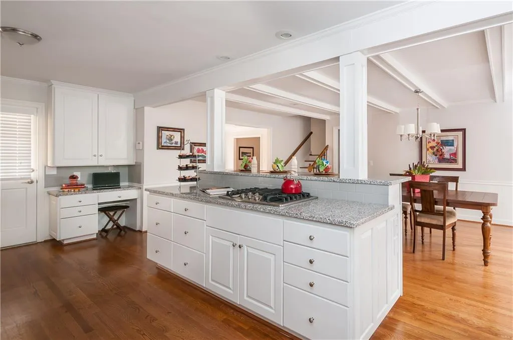 230 Skyridge Drive, Atlanta, Georgia 30350, 5 Bedrooms Bedrooms, ,3 BathroomsBathrooms,Residential,Sold,230 Skyridge Drive,5742618