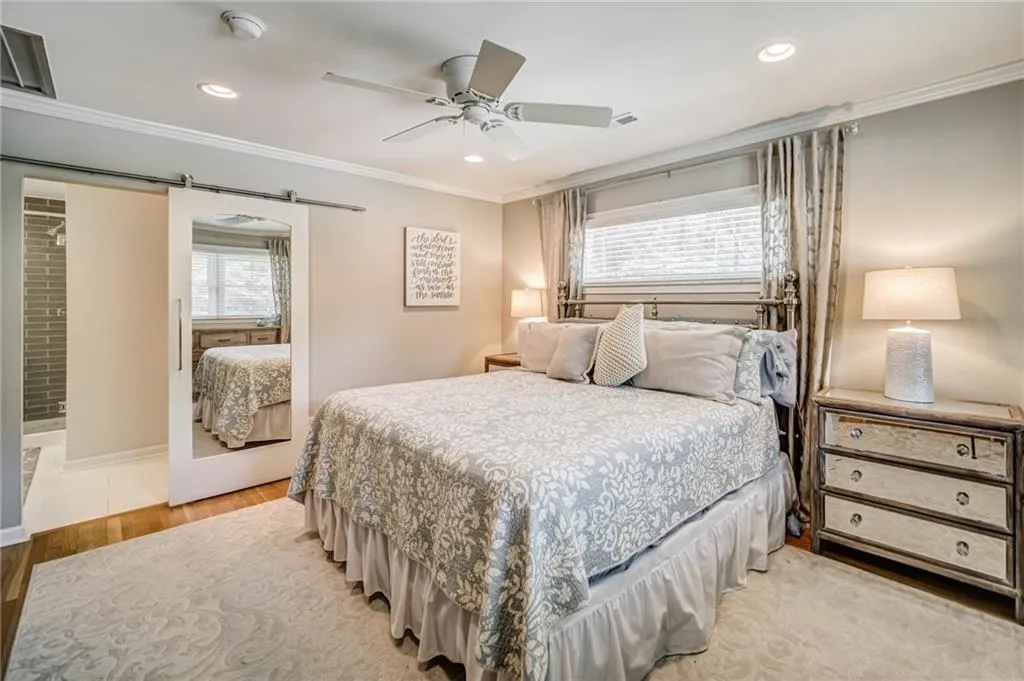 200 W Spalding Drive, Sandy Springs, Georgia 30328, 4 Bedrooms Bedrooms, ,3 BathroomsBathrooms,Residential,Sold,200 W Spalding Drive,6886516