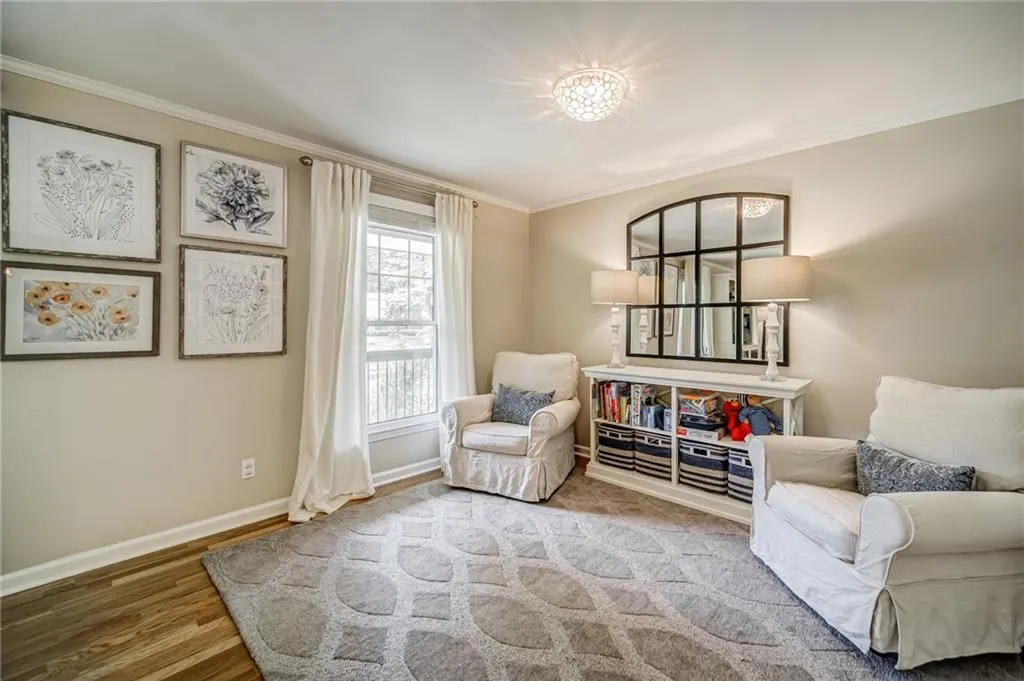 200 W Spalding Drive, Sandy Springs, Georgia 30328, 4 Bedrooms Bedrooms, ,3 BathroomsBathrooms,Residential,Sold,200 W Spalding Drive,6886516