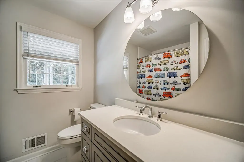 200 W Spalding Drive, Sandy Springs, Georgia 30328, 4 Bedrooms Bedrooms, ,3 BathroomsBathrooms,Residential,Sold,200 W Spalding Drive,6886516