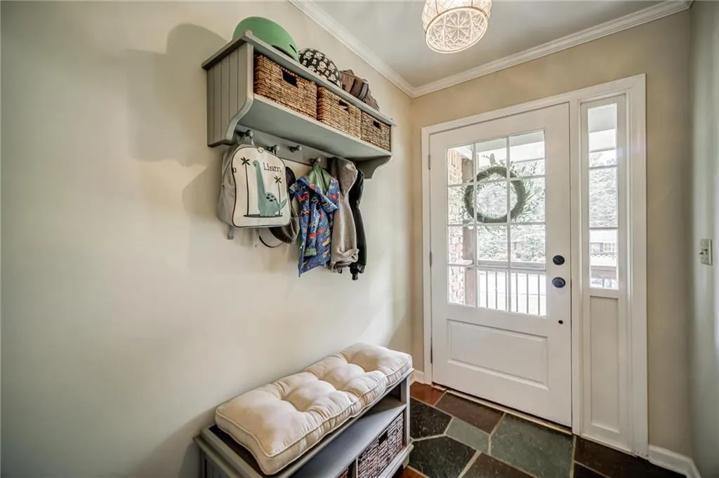 200 W Spalding Drive, Sandy Springs, Georgia 30328, 4 Bedrooms Bedrooms, ,3 BathroomsBathrooms,Residential,Sold,200 W Spalding Drive,6886516