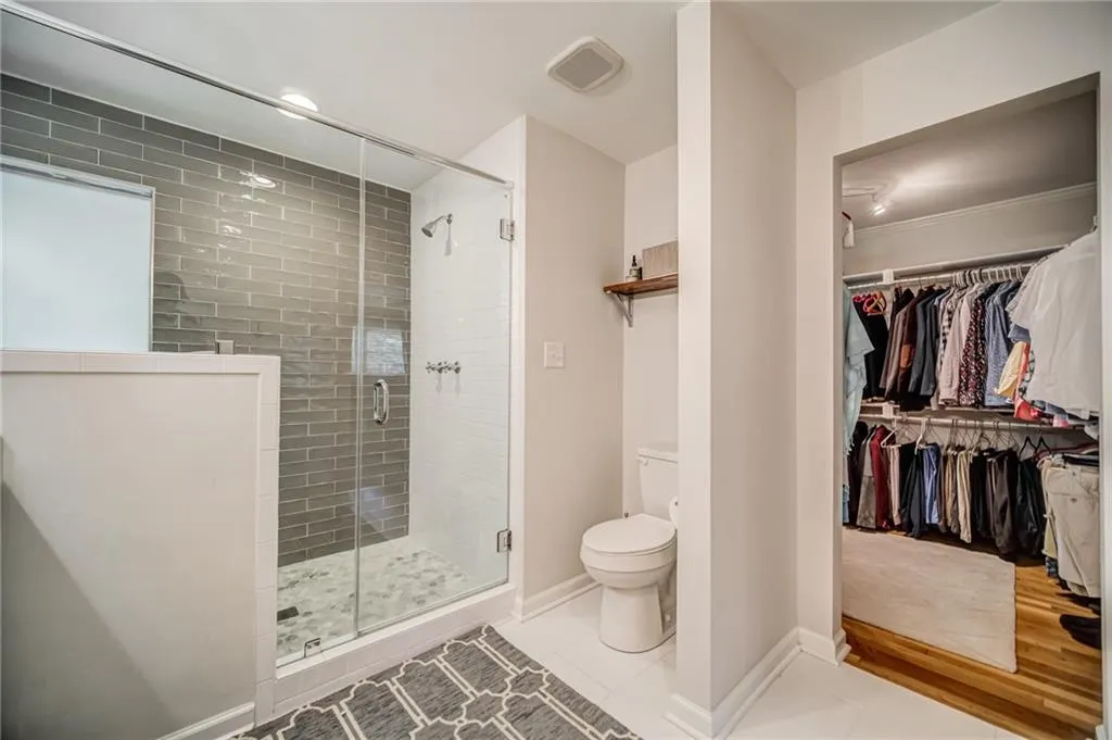 200 W Spalding Drive, Sandy Springs, Georgia 30328, 4 Bedrooms Bedrooms, ,3 BathroomsBathrooms,Residential,Sold,200 W Spalding Drive,6886516