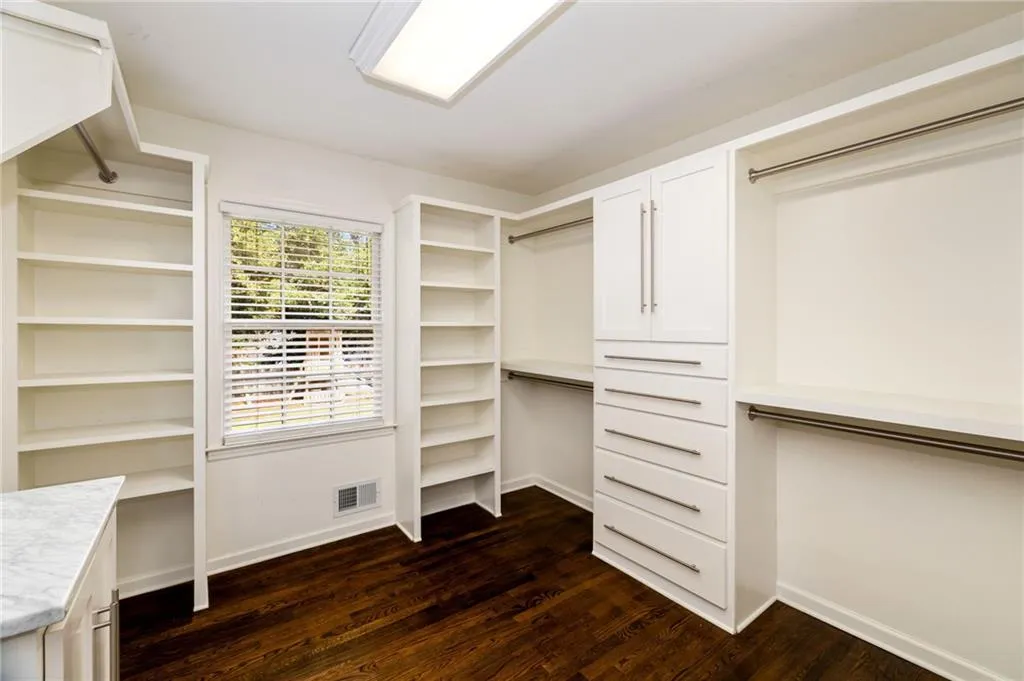 1025 Old Powers Ferry Road, Atlanta, Georgia 30327, 5 Bedrooms Bedrooms, ,3 BathroomsBathrooms,Residential,Sold,1025 Old Powers Ferry Road,7481780