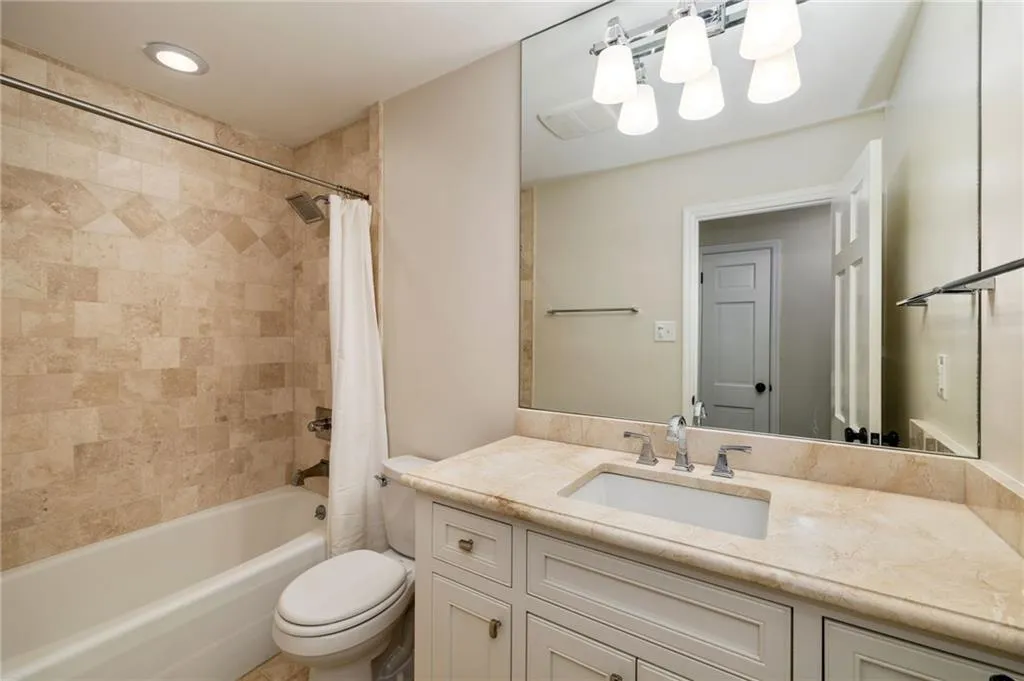 1025 Old Powers Ferry Road, Atlanta, Georgia 30327, 5 Bedrooms Bedrooms, ,3 BathroomsBathrooms,Residential,Sold,1025 Old Powers Ferry Road,7481780