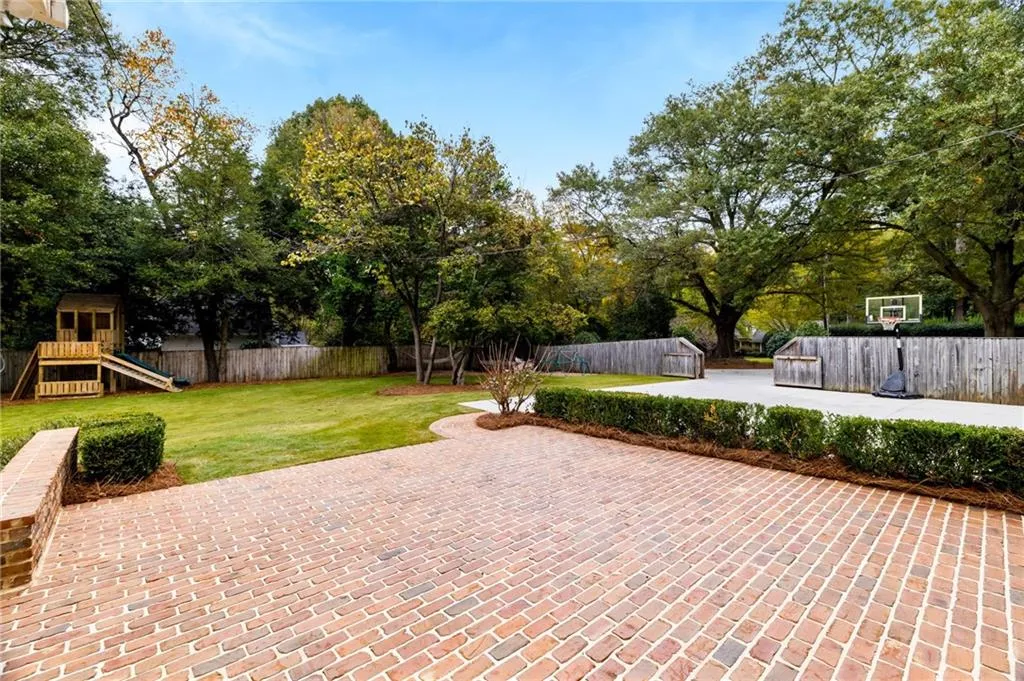 1025 Old Powers Ferry Road, Atlanta, Georgia 30327, 5 Bedrooms Bedrooms, ,3 BathroomsBathrooms,Residential,Sold,1025 Old Powers Ferry Road,7481780