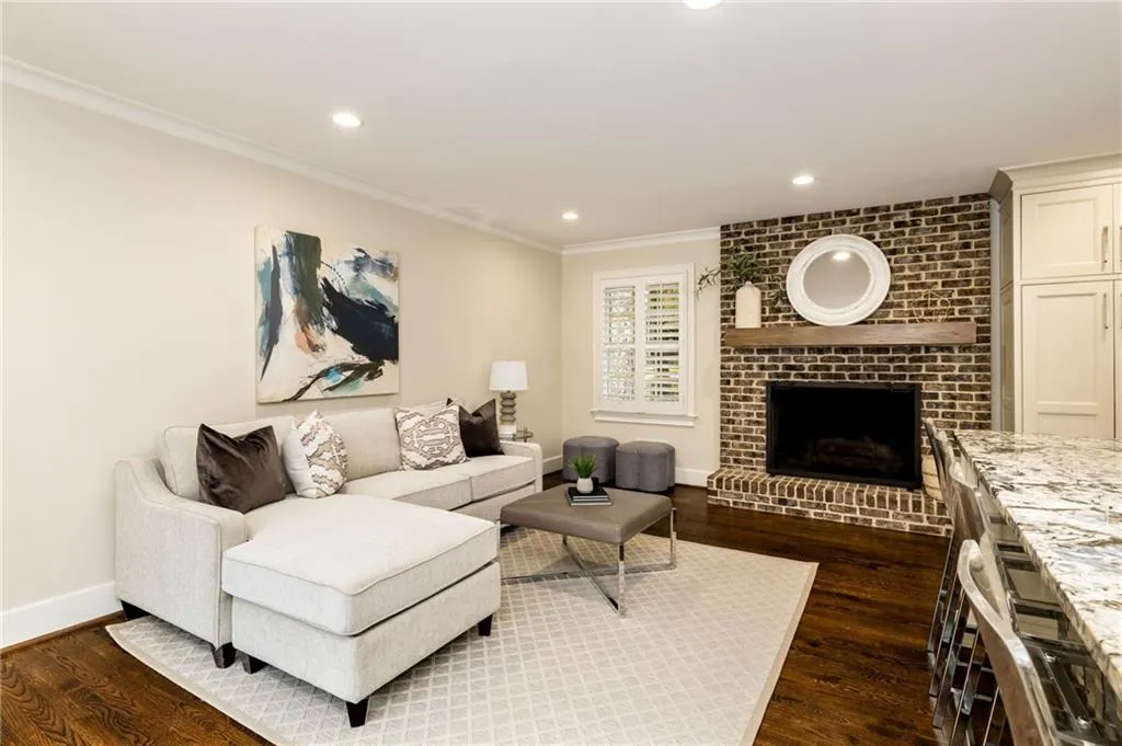 1025 Old Powers Ferry Road, Atlanta, Georgia 30327, 5 Bedrooms Bedrooms, ,3 BathroomsBathrooms,Residential,Sold,1025 Old Powers Ferry Road,7481780