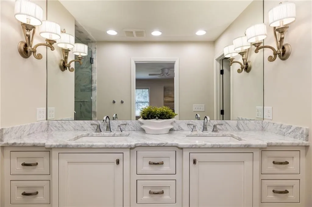 1025 Old Powers Ferry Road, Atlanta, Georgia 30327, 5 Bedrooms Bedrooms, ,3 BathroomsBathrooms,Residential,Sold,1025 Old Powers Ferry Road,7481780