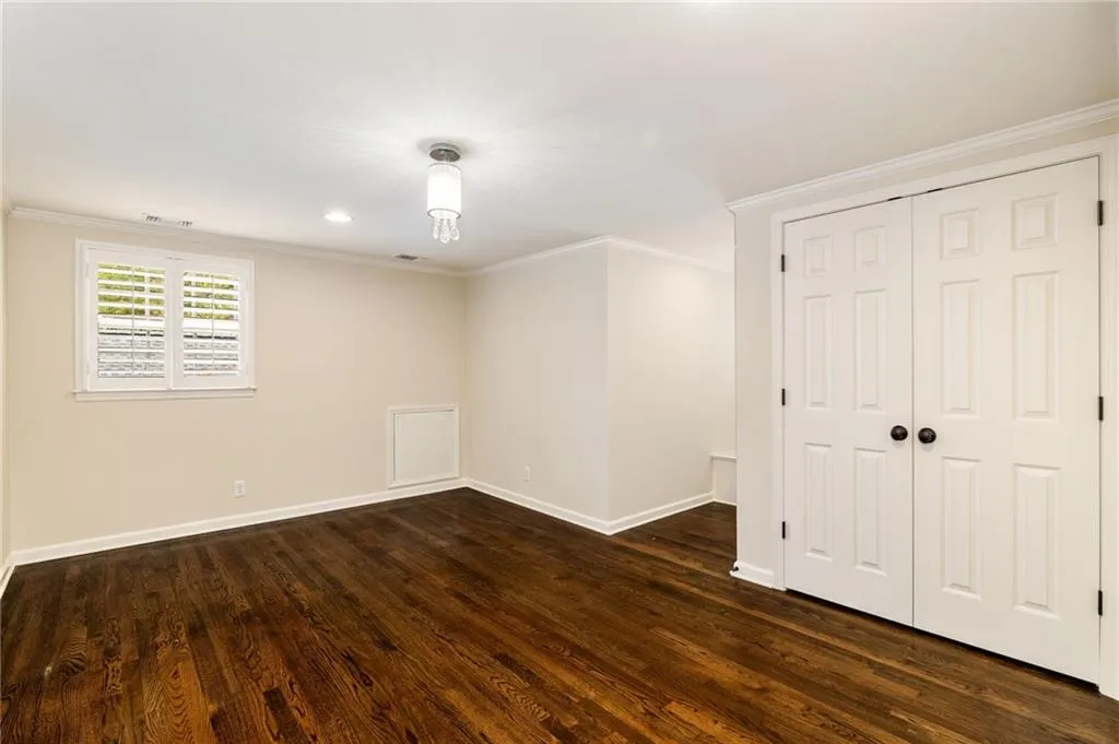 1025 Old Powers Ferry Road, Atlanta, Georgia 30327, 5 Bedrooms Bedrooms, ,3 BathroomsBathrooms,Residential,Sold,1025 Old Powers Ferry Road,7481780