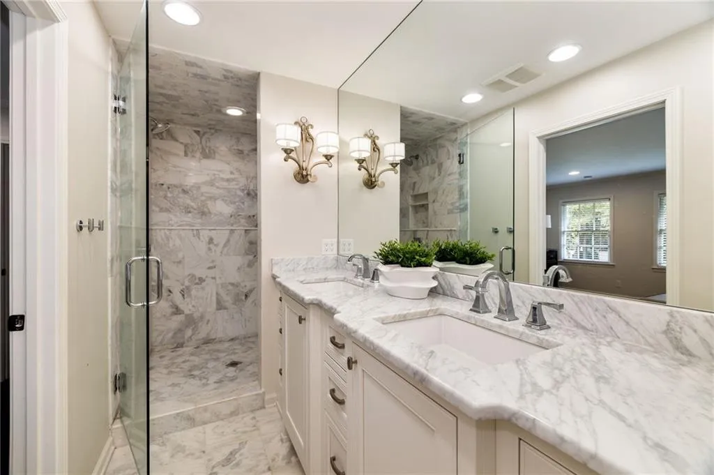 1025 Old Powers Ferry Road, Atlanta, Georgia 30327, 5 Bedrooms Bedrooms, ,3 BathroomsBathrooms,Residential,Sold,1025 Old Powers Ferry Road,7481780