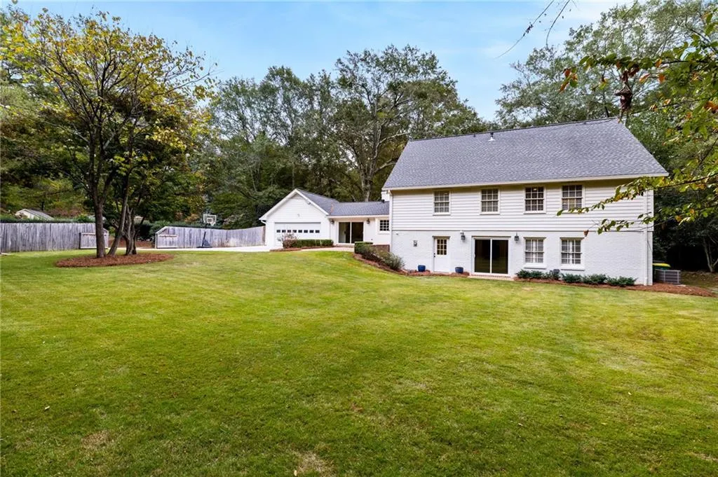 1025 Old Powers Ferry Road, Atlanta, Georgia 30327, 5 Bedrooms Bedrooms, ,3 BathroomsBathrooms,Residential,Sold,1025 Old Powers Ferry Road,7481780