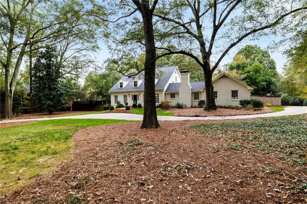 1025 Old Powers Ferry Road, Atlanta, Georgia 30327, 5 Bedrooms Bedrooms, ,3 BathroomsBathrooms,Residential,Sold,1025 Old Powers Ferry Road,7481780