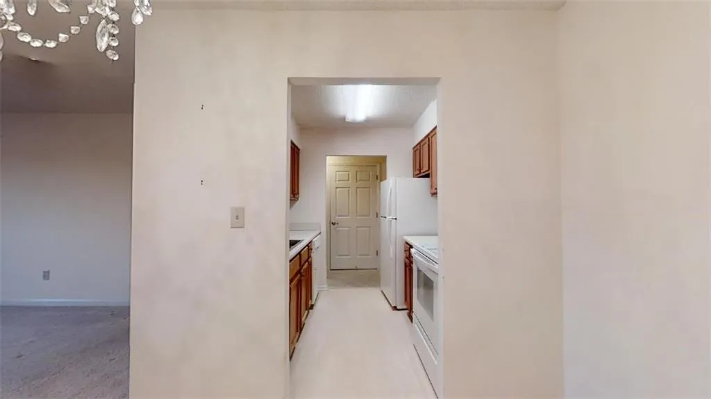 300 Johnson Ferry Road Ne Unit B501, Sandy Springs, Georgia 30328, 1 Bedroom Bedrooms, ,1 BathroomBathrooms,Residential,Sold,300 Johnson Ferry Road Ne Unit B501,7163862