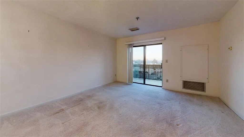 300 Johnson Ferry Road Ne Unit B501, Sandy Springs, Georgia 30328, 1 Bedroom Bedrooms, ,1 BathroomBathrooms,Residential,Sold,300 Johnson Ferry Road Ne Unit B501,7163862