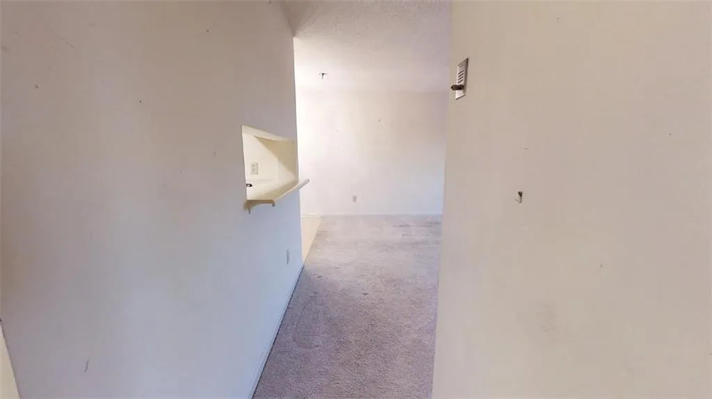 300 Johnson Ferry Road Ne Unit B501, Sandy Springs, Georgia 30328, 1 Bedroom Bedrooms, ,1 BathroomBathrooms,Residential,Sold,300 Johnson Ferry Road Ne Unit B501,7163862