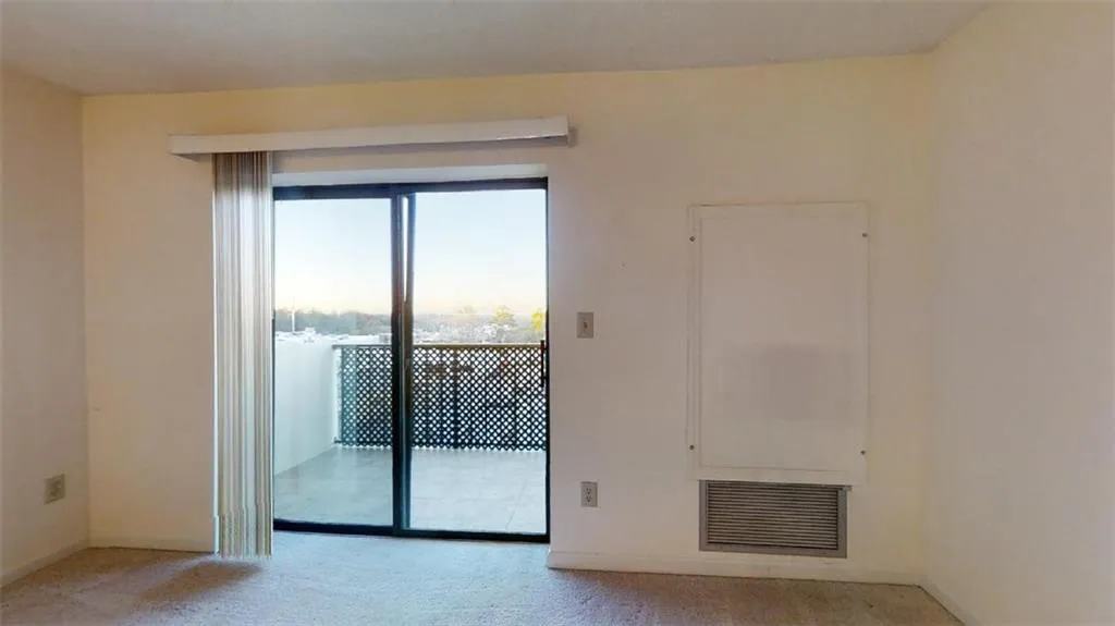 300 Johnson Ferry Road Ne Unit B501, Sandy Springs, Georgia 30328, 1 Bedroom Bedrooms, ,1 BathroomBathrooms,Residential,Sold,300 Johnson Ferry Road Ne Unit B501,7163862