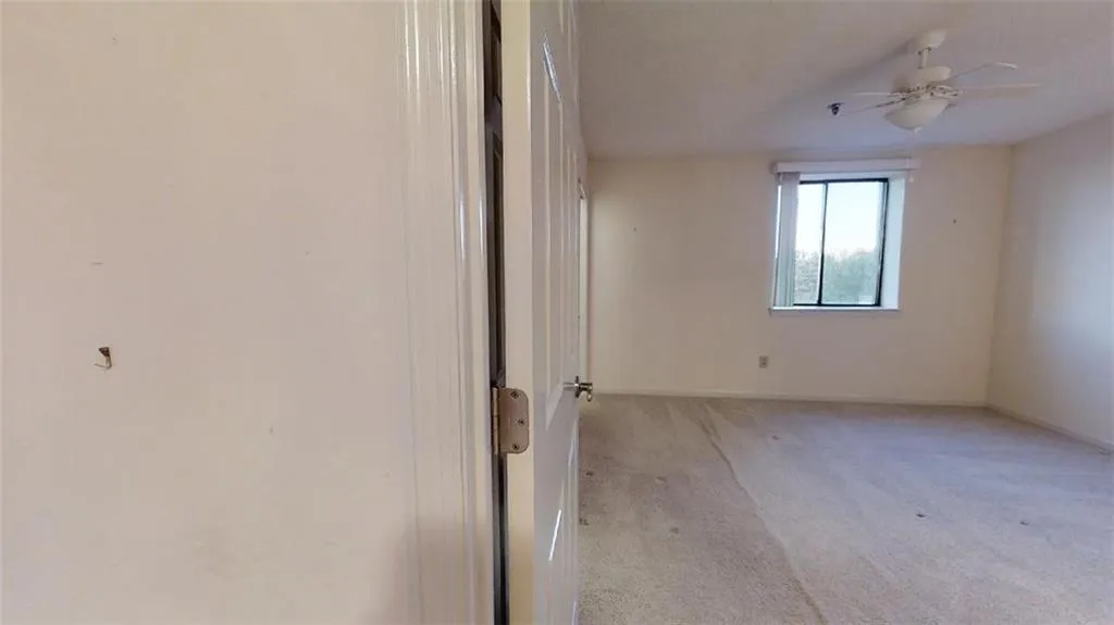 300 Johnson Ferry Road Ne Unit B501, Sandy Springs, Georgia 30328, 1 Bedroom Bedrooms, ,1 BathroomBathrooms,Residential,Sold,300 Johnson Ferry Road Ne Unit B501,7163862