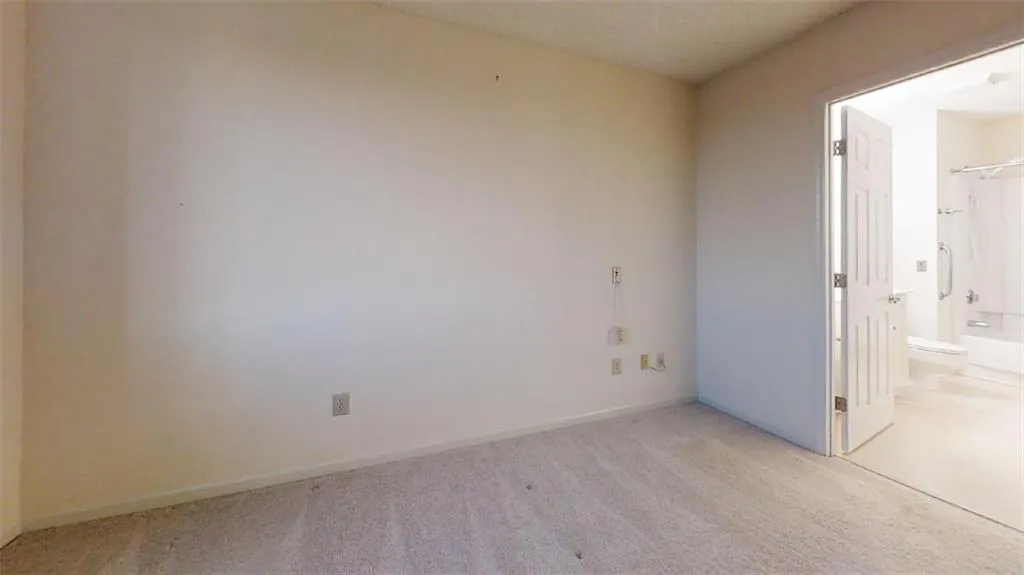300 Johnson Ferry Road Ne Unit B501, Sandy Springs, Georgia 30328, 1 Bedroom Bedrooms, ,1 BathroomBathrooms,Residential,Sold,300 Johnson Ferry Road Ne Unit B501,7163862