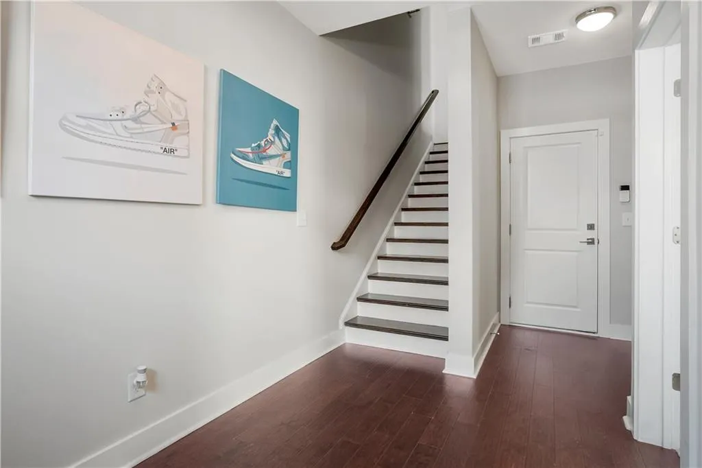 6095 Boylston Drive, Sandy Springs, Georgia 30328, 2 Bedrooms Bedrooms, ,2 BathroomsBathrooms,Residential,Sold,6095 Boylston Drive,6790041