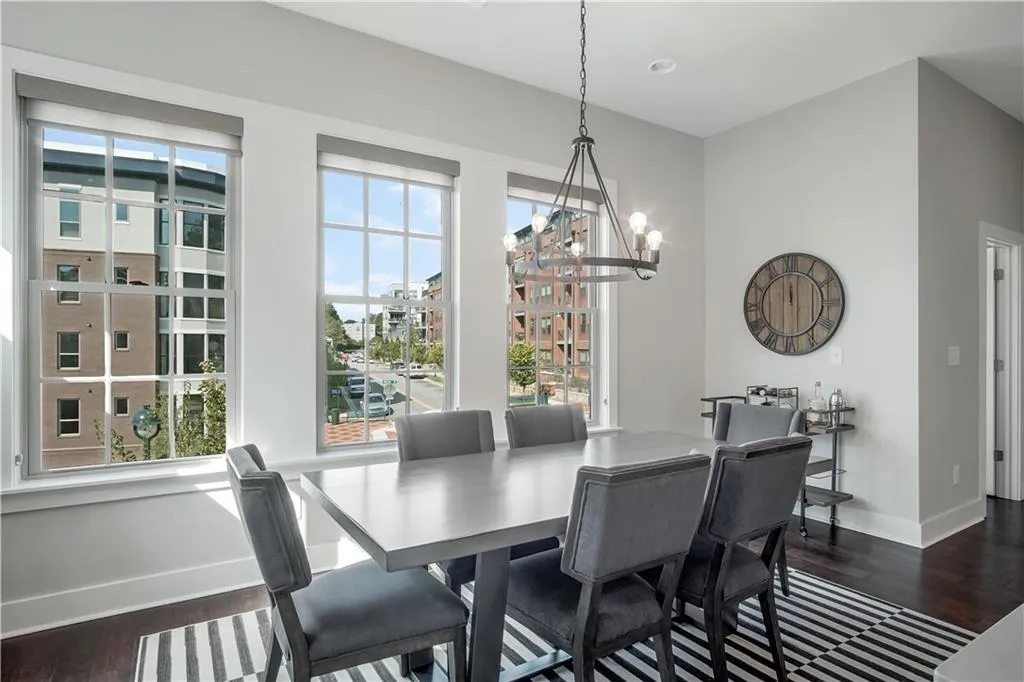 6095 Boylston Drive, Sandy Springs, Georgia 30328, 2 Bedrooms Bedrooms, ,2 BathroomsBathrooms,Residential,Sold,6095 Boylston Drive,6790041