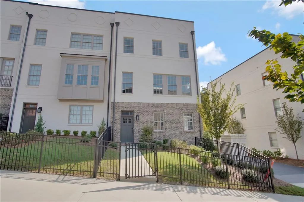 6095 Boylston Drive, Sandy Springs, Georgia 30328, 2 Bedrooms Bedrooms, ,2 BathroomsBathrooms,Residential,Sold,6095 Boylston Drive,6790041