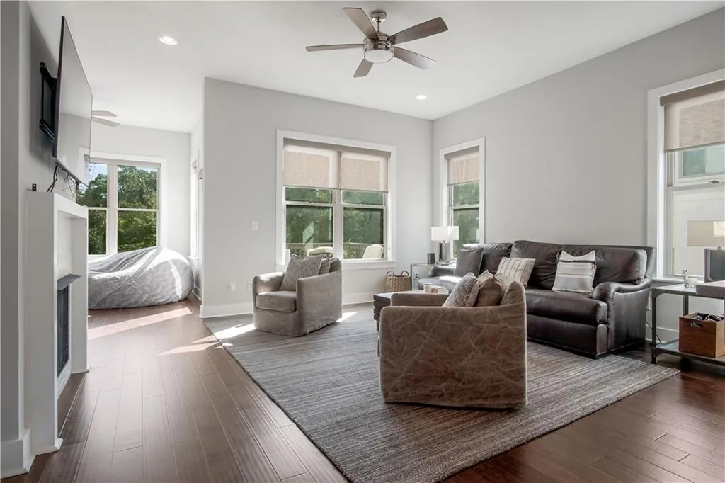 6095 Boylston Drive, Sandy Springs, Georgia 30328, 2 Bedrooms Bedrooms, ,2 BathroomsBathrooms,Residential,Sold,6095 Boylston Drive,6790041