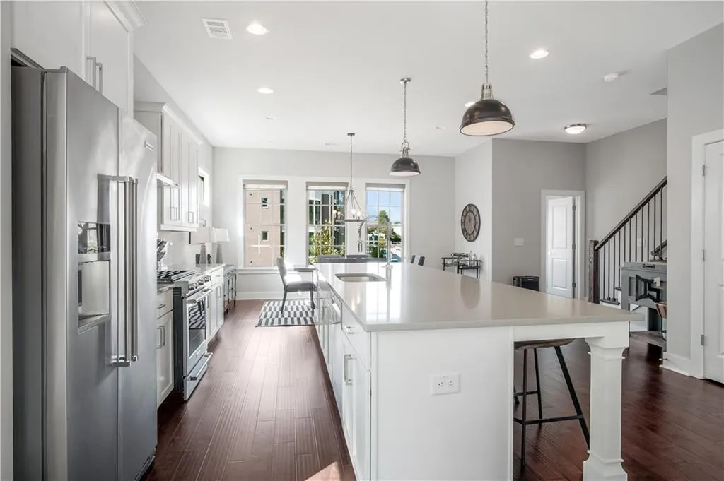 6095 Boylston Drive, Sandy Springs, Georgia 30328, 2 Bedrooms Bedrooms, ,2 BathroomsBathrooms,Residential,Sold,6095 Boylston Drive,6790041