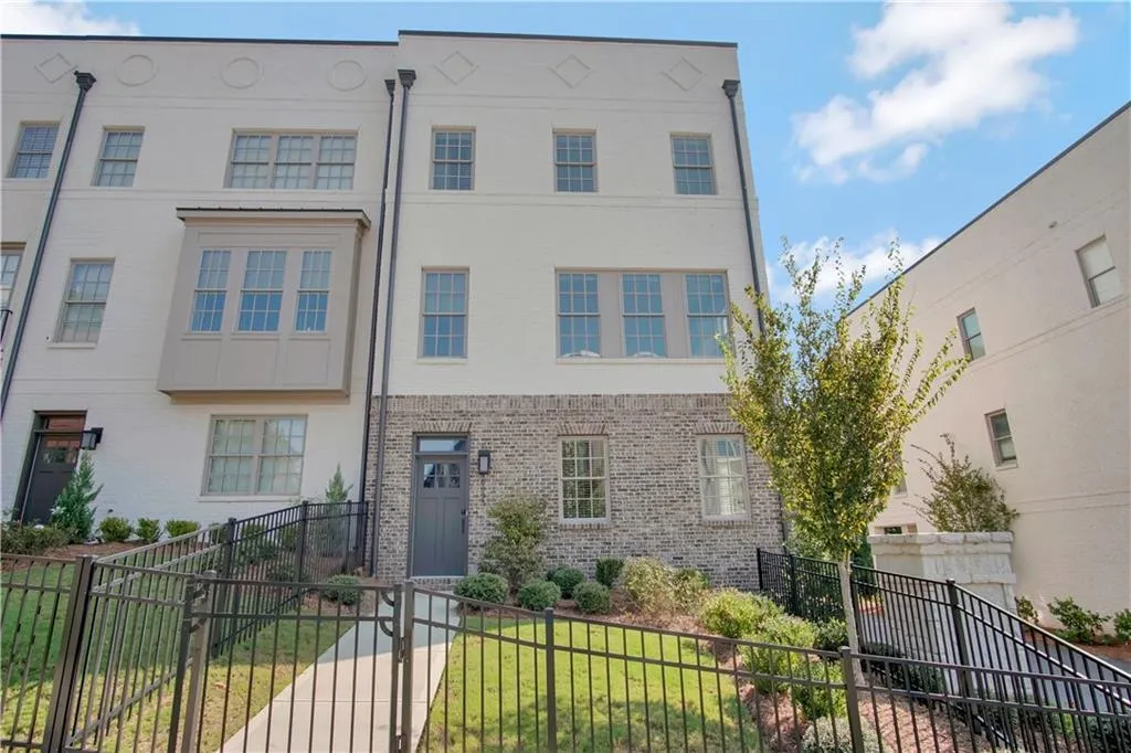 6095 Boylston Drive, Sandy Springs, Georgia 30328, 2 Bedrooms Bedrooms, ,2 BathroomsBathrooms,Residential,Sold,6095 Boylston Drive,6790041