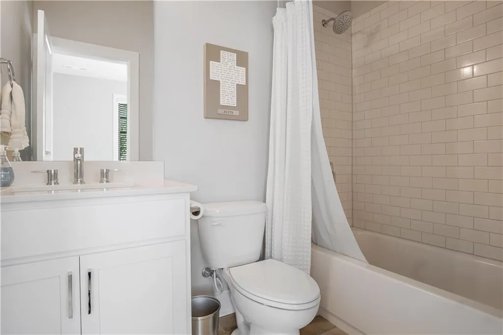 6095 Boylston Drive, Sandy Springs, Georgia 30328, 2 Bedrooms Bedrooms, ,2 BathroomsBathrooms,Residential,Sold,6095 Boylston Drive,6790041