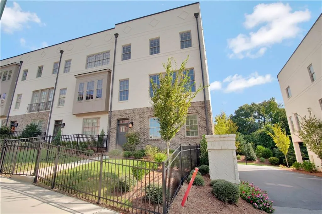 6095 Boylston Drive, Sandy Springs, Georgia 30328, 2 Bedrooms Bedrooms, ,2 BathroomsBathrooms,Residential,Sold,6095 Boylston Drive,6790041