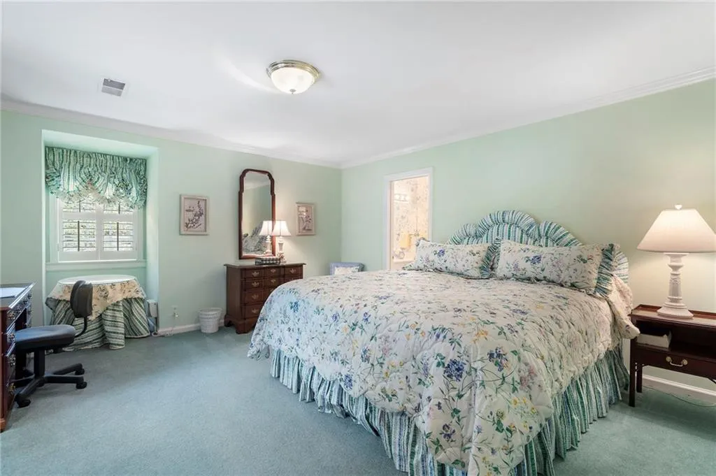 6206 Mountain Brook Way, Atlanta, Georgia 30328, 5 Bedrooms Bedrooms, ,4 BathroomsBathrooms,Residential,For Sale,6206 Mountain Brook Way,7634170