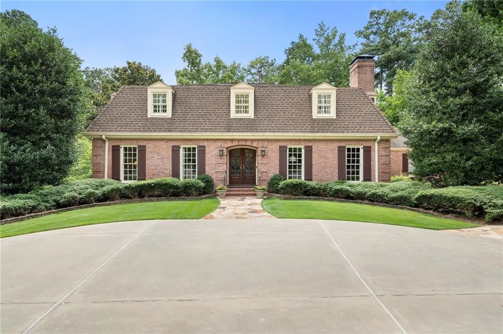 6206 Mountain Brook Way, Atlanta, Georgia 30328, 5 Bedrooms Bedrooms, ,4 BathroomsBathrooms,Residential,For Sale,6206 Mountain Brook Way,7634170