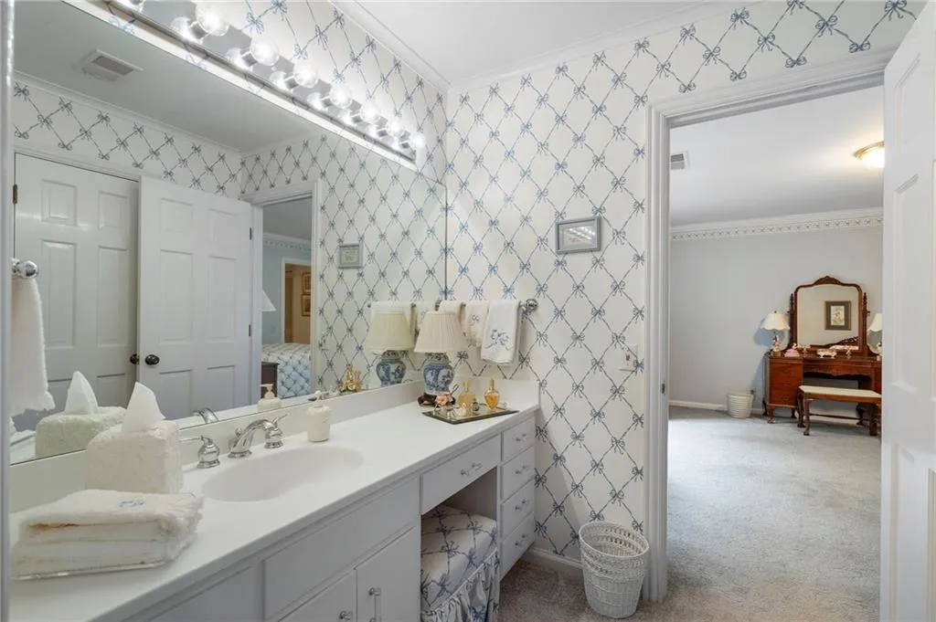 6206 Mountain Brook Way, Atlanta, Georgia 30328, 5 Bedrooms Bedrooms, ,4 BathroomsBathrooms,Residential,For Sale,6206 Mountain Brook Way,7634170