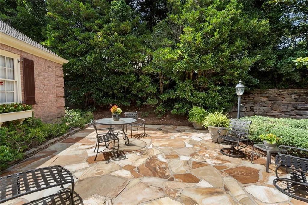 6206 Mountain Brook Way, Atlanta, Georgia 30328, 5 Bedrooms Bedrooms, ,4 BathroomsBathrooms,Residential,For Sale,6206 Mountain Brook Way,7634170