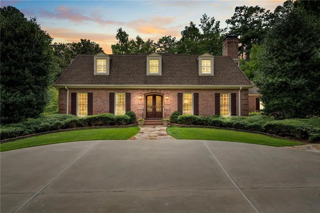 6206 Mountain Brook Way, Atlanta, Georgia 30328, 5 Bedrooms Bedrooms, ,4 BathroomsBathrooms,Residential,For Sale,6206 Mountain Brook Way,7634170