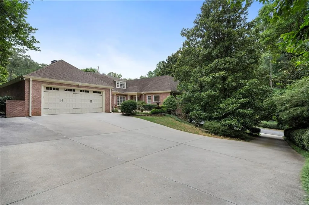 6206 Mountain Brook Way, Atlanta, Georgia 30328, 5 Bedrooms Bedrooms, ,4 BathroomsBathrooms,Residential,For Sale,6206 Mountain Brook Way,7634170
