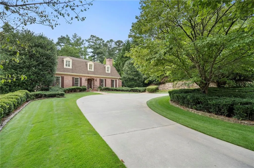 6206 Mountain Brook Way, Atlanta, Georgia 30328, 5 Bedrooms Bedrooms, ,4 BathroomsBathrooms,Residential,For Sale,6206 Mountain Brook Way,7634170