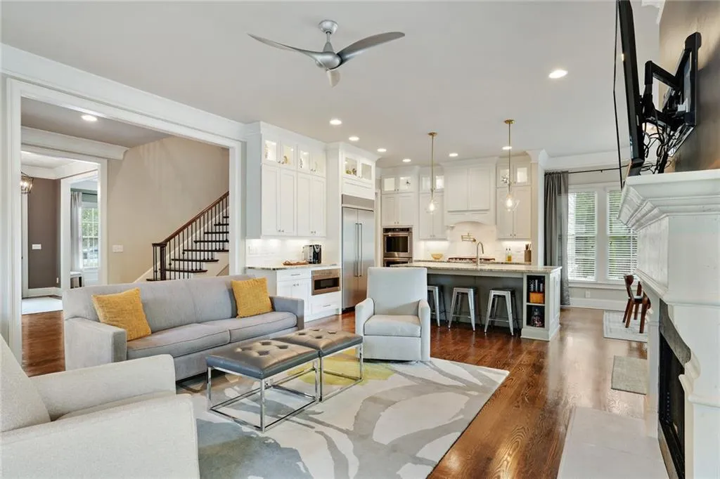 775 Sudbury Road, Sandy Springs, Georgia 30328, 4 Bedrooms Bedrooms, ,4 BathroomsBathrooms,Residential,Sold,775 Sudbury Road,7202796