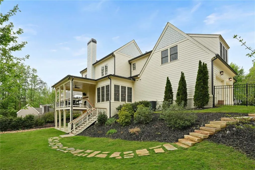 775 Sudbury Road, Sandy Springs, Georgia 30328, 4 Bedrooms Bedrooms, ,4 BathroomsBathrooms,Residential,Sold,775 Sudbury Road,7202796