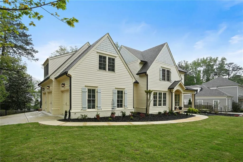 775 Sudbury Road, Sandy Springs, Georgia 30328, 4 Bedrooms Bedrooms, ,4 BathroomsBathrooms,Residential,Sold,775 Sudbury Road,7202796