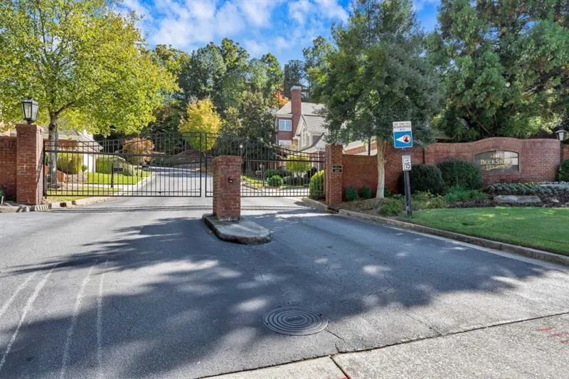 430 Brookview Circle, Sandy Springs, Georgia 30339, 4 Bedrooms Bedrooms, ,2 BathroomsBathrooms,Residential,Sold,430 Brookview Circle,6641633