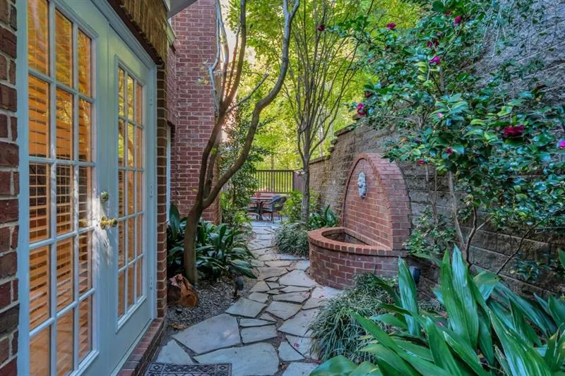 430 Brookview Circle, Sandy Springs, Georgia 30339, 4 Bedrooms Bedrooms, ,2 BathroomsBathrooms,Residential,Sold,430 Brookview Circle,6641633