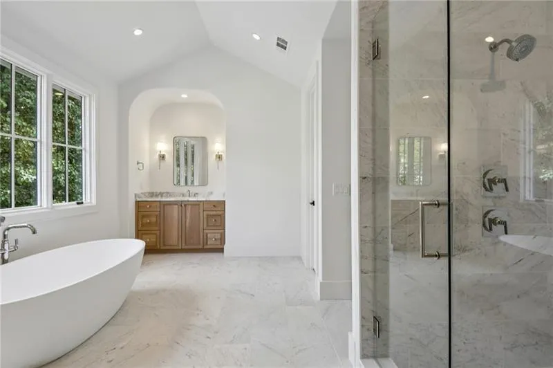 621 E Morningside Drive Ne, Atlanta, Georgia 30324, 6 Bedrooms Bedrooms, ,6 BathroomsBathrooms,Residential,For Sale,621 E Morningside Drive Ne,7661060