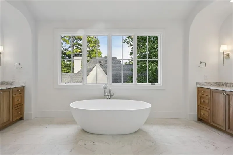 621 E Morningside Drive Ne, Atlanta, Georgia 30324, 6 Bedrooms Bedrooms, ,6 BathroomsBathrooms,Residential,For Sale,621 E Morningside Drive Ne,7661060