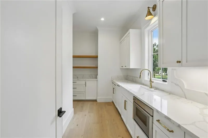 621 E Morningside Drive Ne, Atlanta, Georgia 30324, 6 Bedrooms Bedrooms, ,6 BathroomsBathrooms,Residential,For Sale,621 E Morningside Drive Ne,7661060